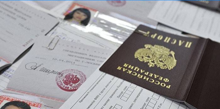 Pasaportes de un ciudadano de la Federación Rusa y certificados