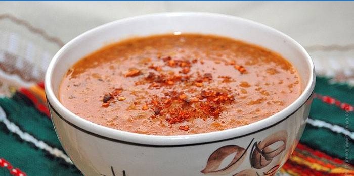 Sopa turca de puré de lentejas rojas