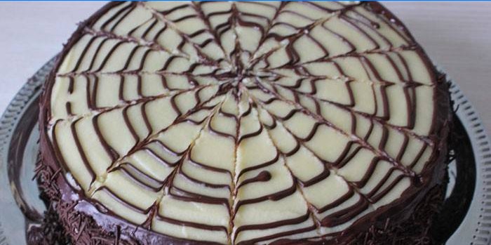 Pastel Esterhazy casero con crema de chocolate