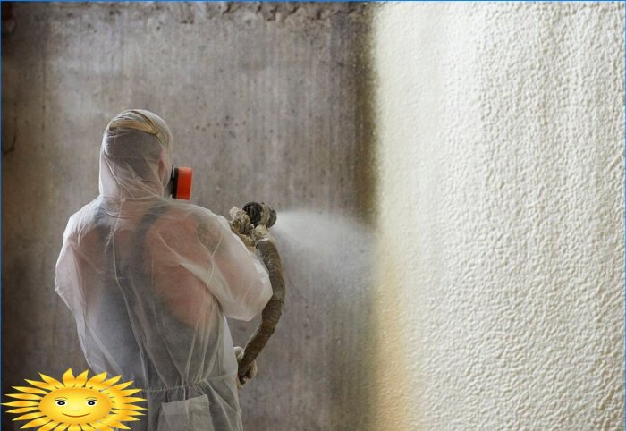 Aislamiento del hogar mediante pulverización de espuma de poliuretano: pros, contras, comparación, precios