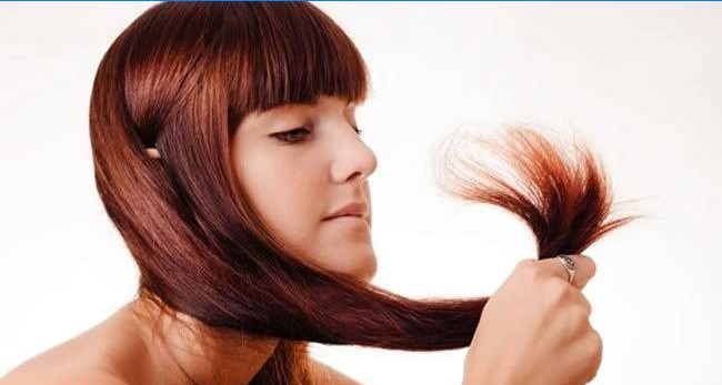 Cómo teñir las puntas del cabello en casa: técnicas y consejos