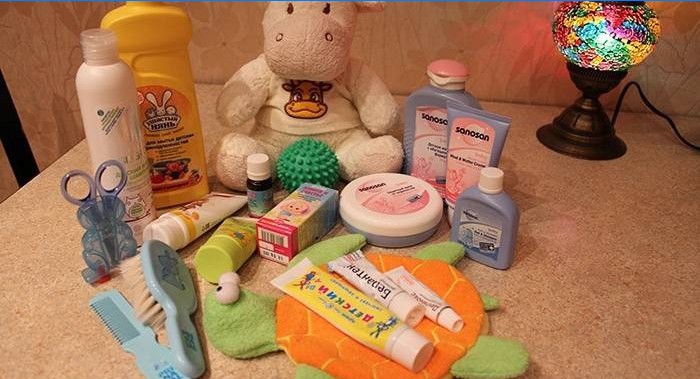 Los primeros productos de higiene para un niño.