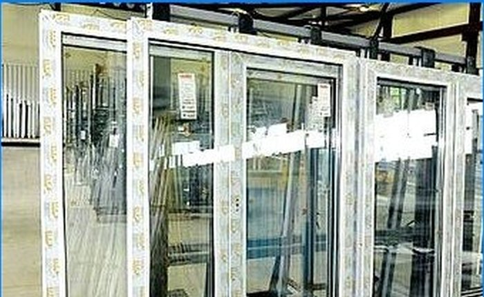 Aprender a elegir las ventanas de metal y plástico adecuadas
