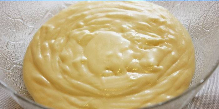 Crema de mantequilla de leche condensada hervida
