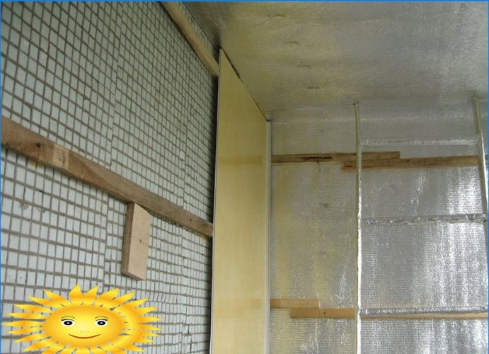 Instalación y decoración de paredes con paneles plásticos de PVC