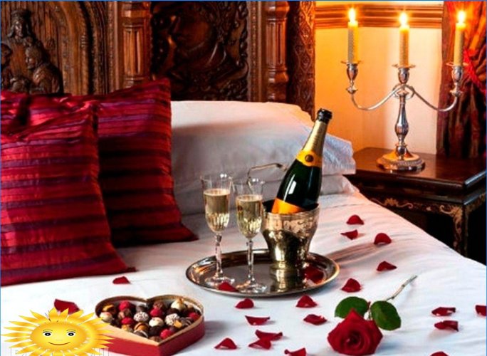 Interior romántico para el 14 de febrero: las opciones más simples.