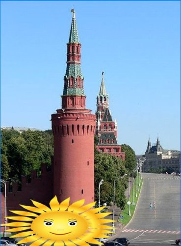 Torre Beklemishevskaya del Kremlin de Moscú