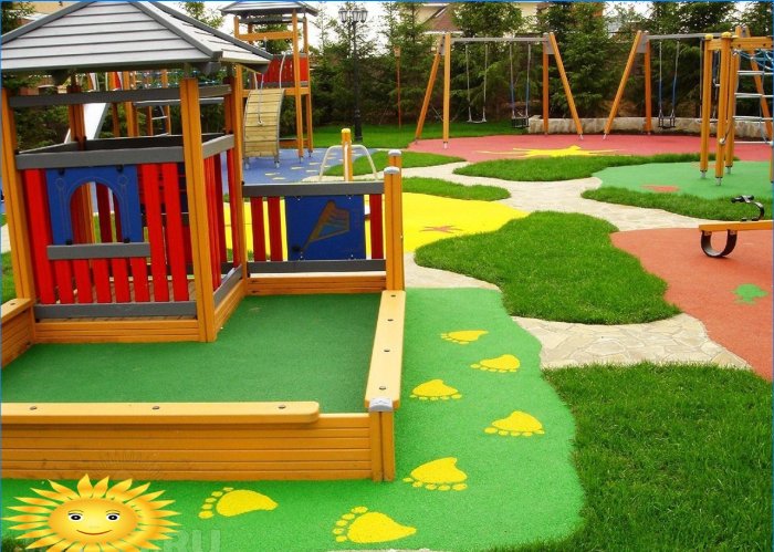 Revestimiento para parques infantiles: desde arena hasta caucho desmenuzado