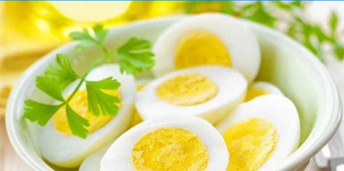 Mitades de huevo cocido