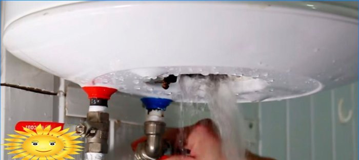 Cómo descalcificar un calentador de agua de almacenamiento o una caldera