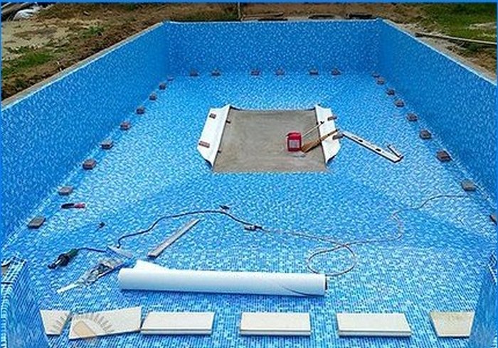 Impermeabilización de piscinas: elección de materiales y tecnologías