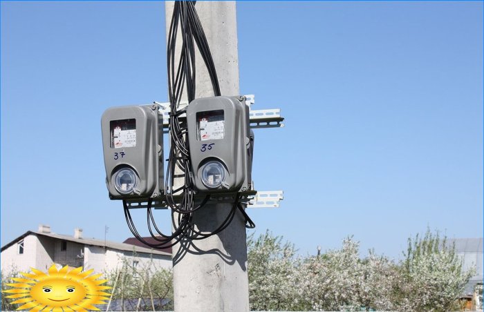 Medidores de electricidad en la calle