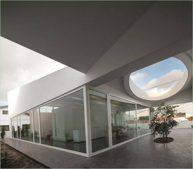 Diseño geométrico de casa portuguesa