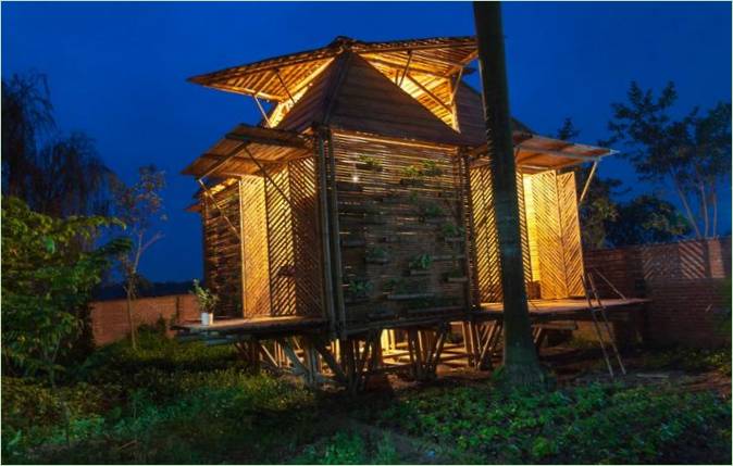 Iluminación nocturna de la casa de bambú de BB Home