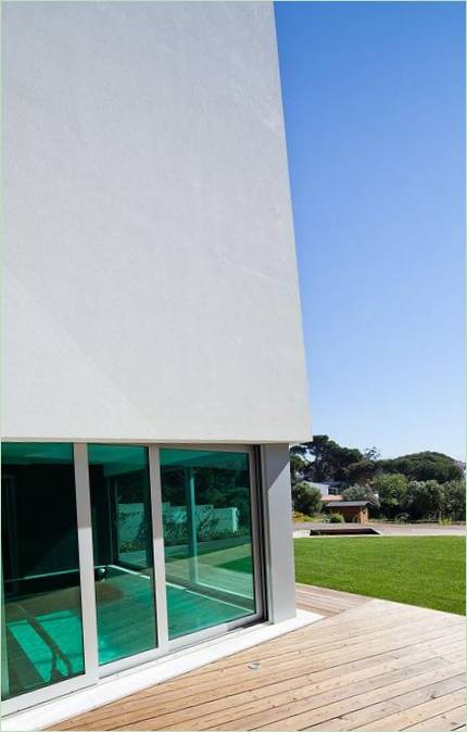 La Casa Godiva, de Empty Space Architecture. Cascais, Portugal
