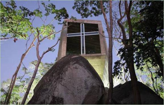 La insólita arquitectura de una capilla forestal en Acapulco