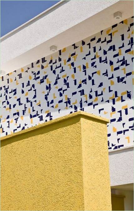 Leo Romano diseñó las superficies texturadas de las paredes de Casa do Boi