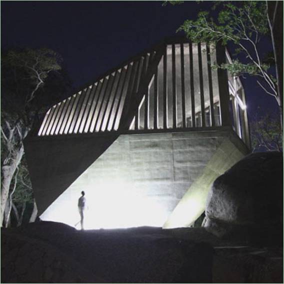 Arquitectura insólita en una capilla del bosque de Acapulco