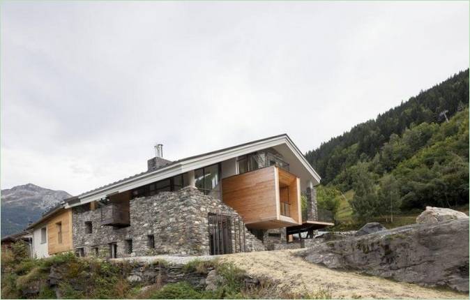 Una casa de piedra del arquitecto Christian Girard