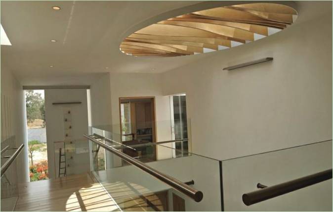 El sencillo diseño de una moderna casa ML de Agraz Architects