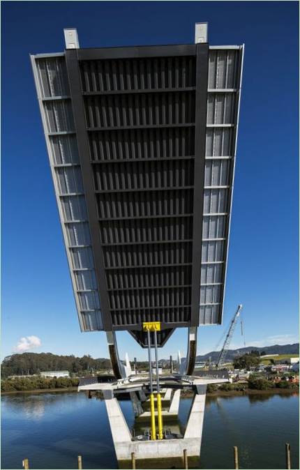 Singular puente sobre el río Hatea en Whangarei, Nueva Zelanda