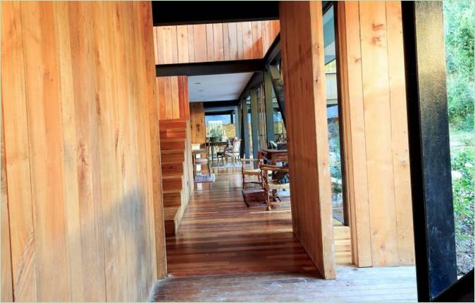 Interior de madera de una casa