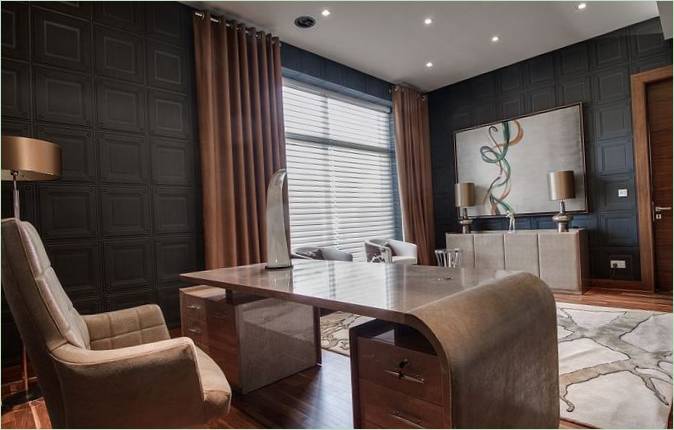 Villa diseñada por Nikki B Signature Interiors - gran sillón de cuero en el interior de una oficina en casa