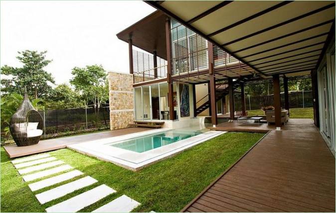 Diseño de patio con piscina