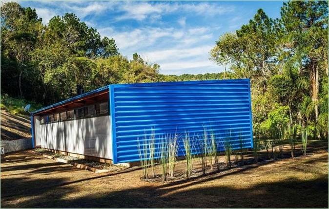 Diseño de una moderna casa de verano modular en Brasil
