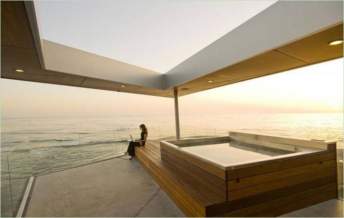 Casa californiana con vistas al océano