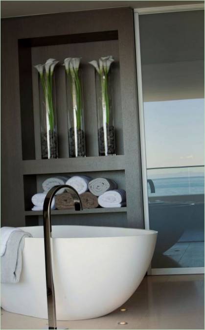 El cuarto de baño de la elegante villa Rockledge, en EE.UU