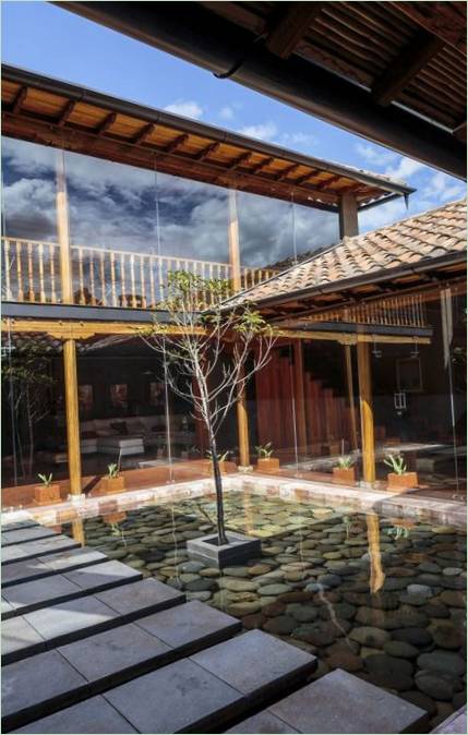 El interior de la Casa Loma en Ecuador